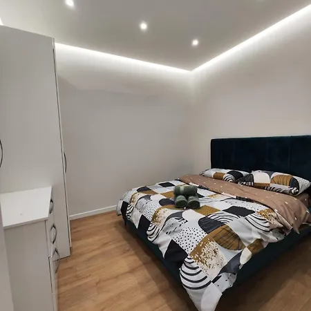 アパート Pandora's Box ティラナ